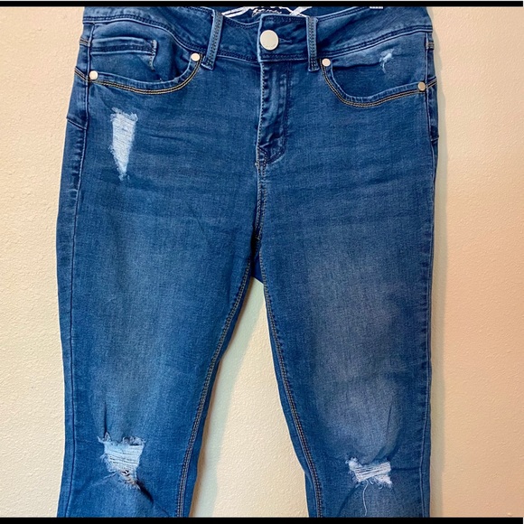 Seven7 Distressed Denim Leggings Size 10 - Picture 5 of 8